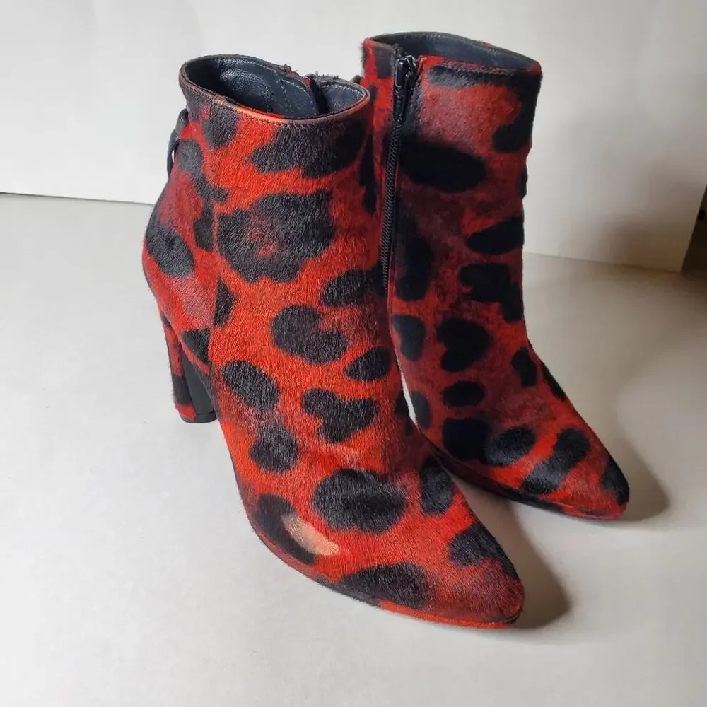 Stuart Weitzman Backflip red animal print heeled Booties Size 6 ***FLAWED ****